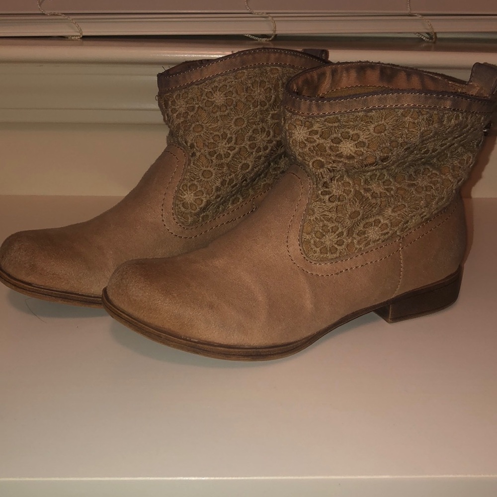 Roxy Boots